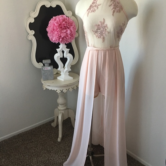 SOLD in Boutique 🌺 Iris
Chiffon Dress w/Shorts - Picture 2 of 7